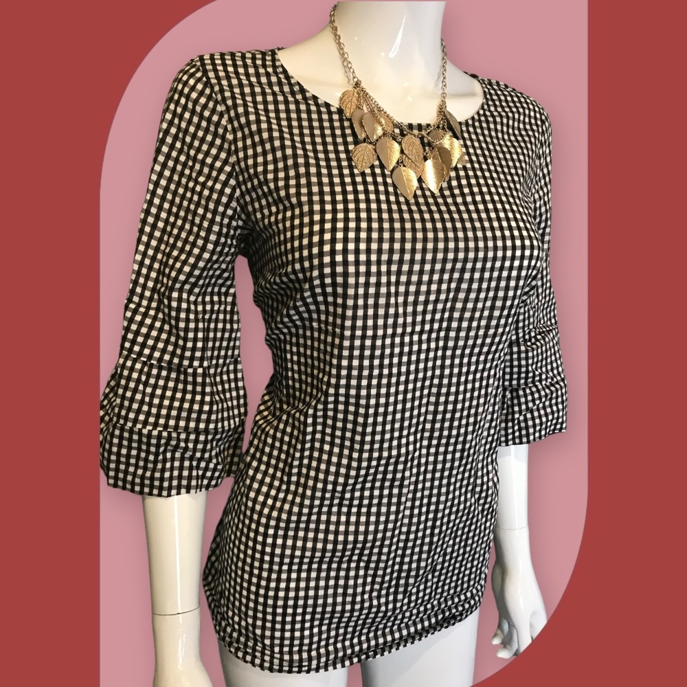 Cute plaid design top with bell sleeves